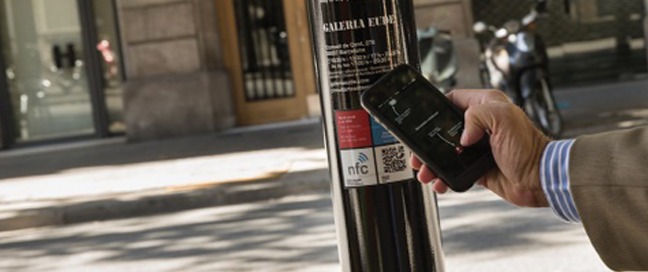 Obr. 6 – Vyuit technologie NFC a QR v Barcelon