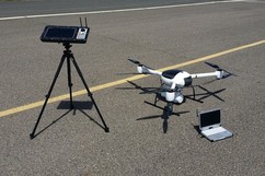 Dron i monitorovac modul se ovldaj samostatn. Na displeji potae me opertor sledovat stav radiace na monitorovanm zem on-line