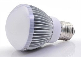 LED svítidlo s výraznými chladicími žebry