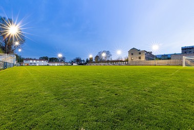 Nově nasvícené rajhradské fotbalové hřiště