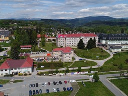 Nová kogenerace a osvětlení zajistí Nemocnici Jilemnice úsporu stovek MWh elektřiny, levnější teplo i větší komfort